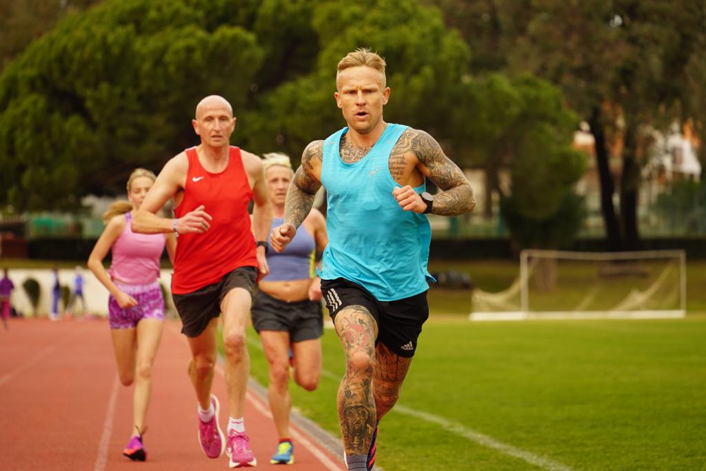 Friday - Focus on the Track 3 ca023df 6275 62c4 ba8 474cbe12140f B89416D0 459E 459A B5CD A34B9E87E90C