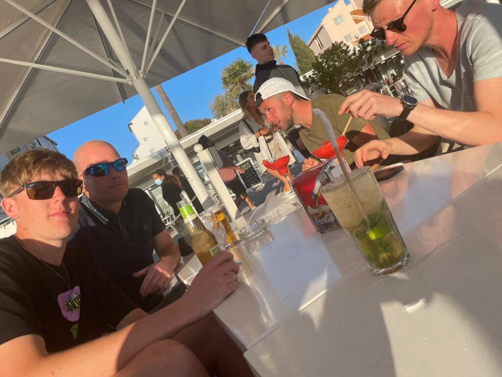 oYhKW08LQ9mQ7MrTRFZw AD281C07 94DB 491D A3F7 102FDD8ED5E5